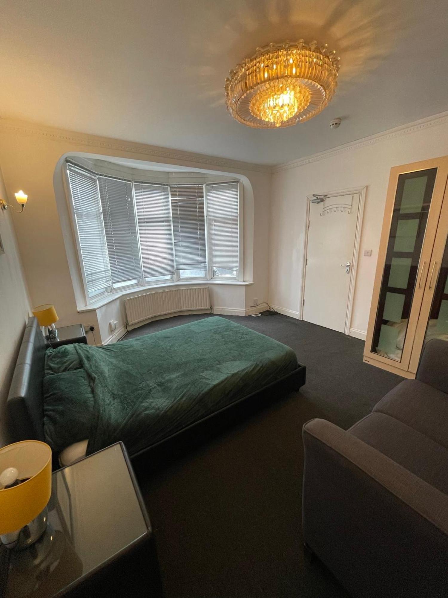 Cozy Private Rooms In Homestay Ilford Exterior foto